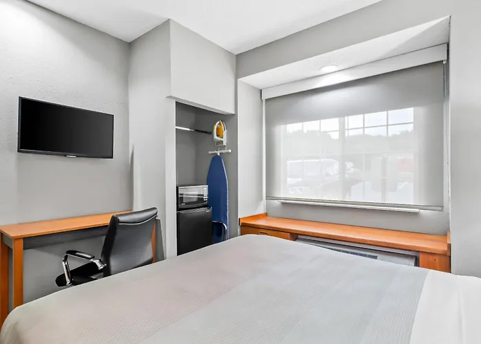 Quality Inn & Suites Bristol North